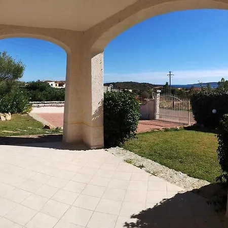 Con Piscina Villa