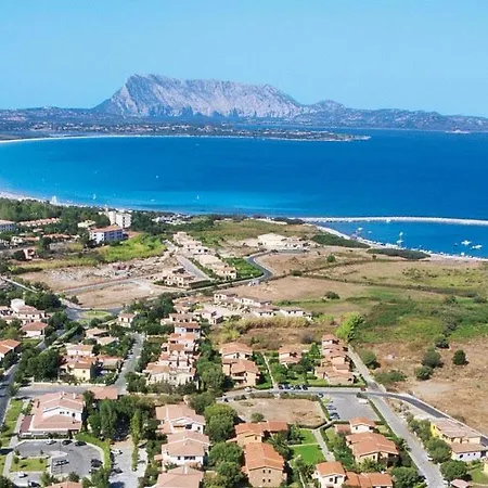 Con Piscina San Teodoro