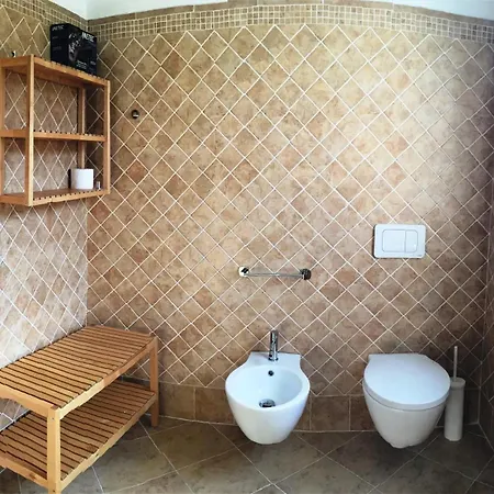 Con Piscina Villa *