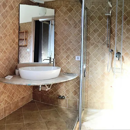 Con Piscina Villa